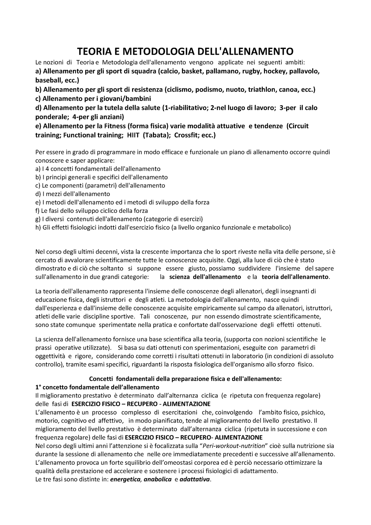 L'istruttore di fitness supervisiona e nota su un quaderno i risultati  dell'allenamento della giovane bionda atletica eseguendo esercizi affondi  con manubri in mano in palestra